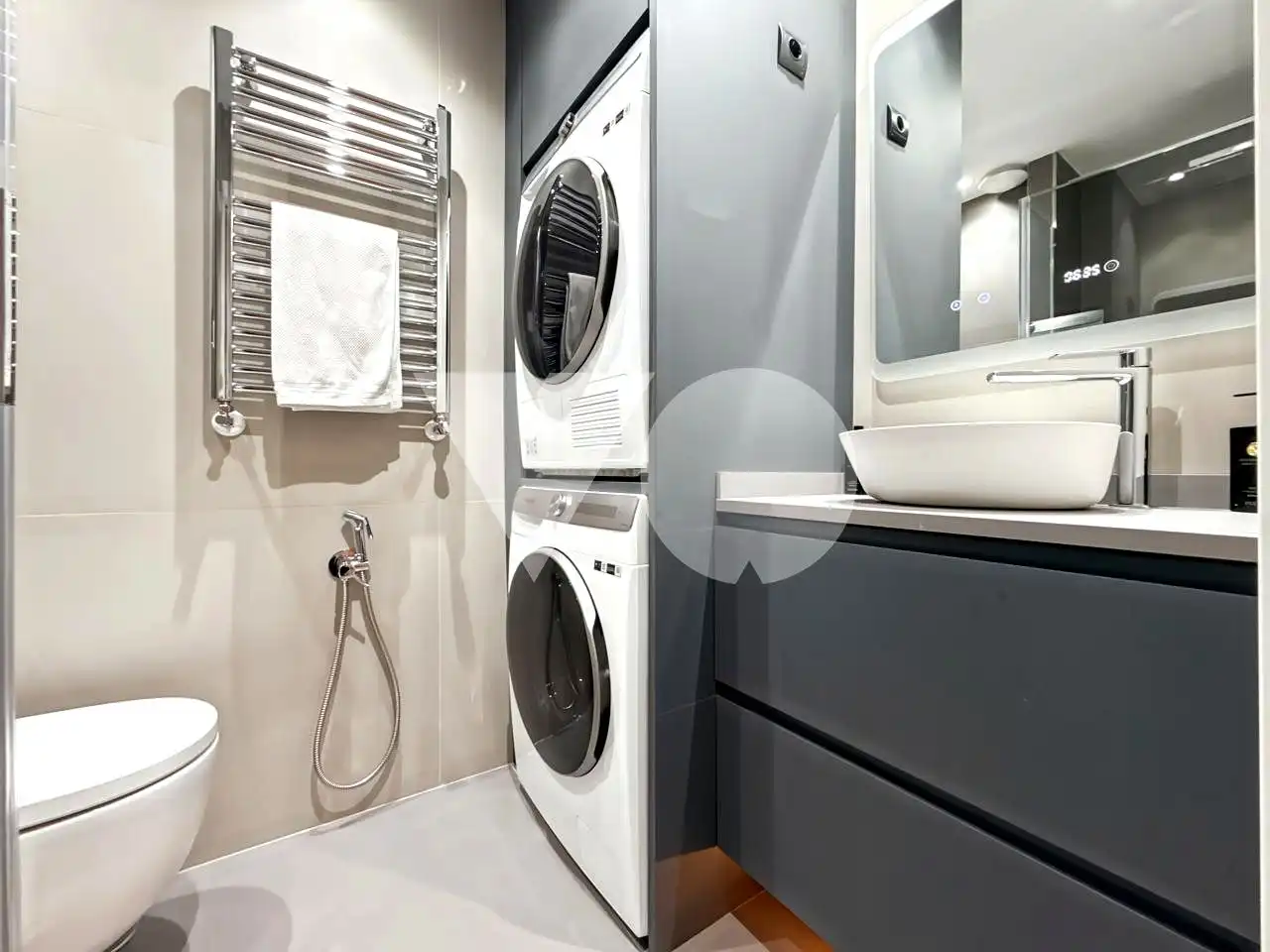 Bathroom of Flat for sale in Madrid  with Air Conditioner, Heating and Terrace