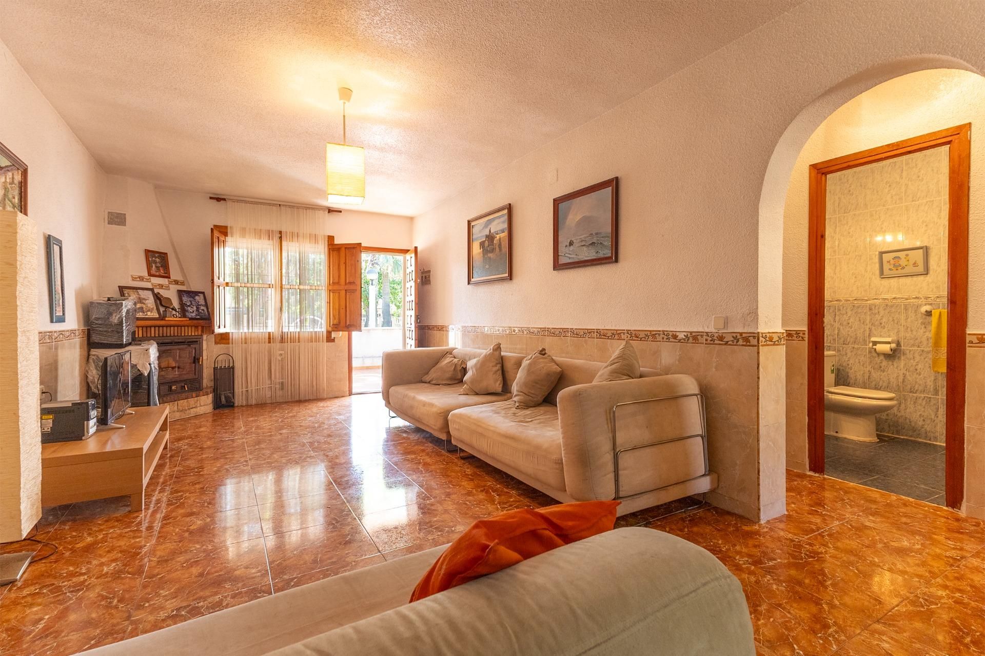 Sala d'estar de Casa o xalet en venda en Orihuela