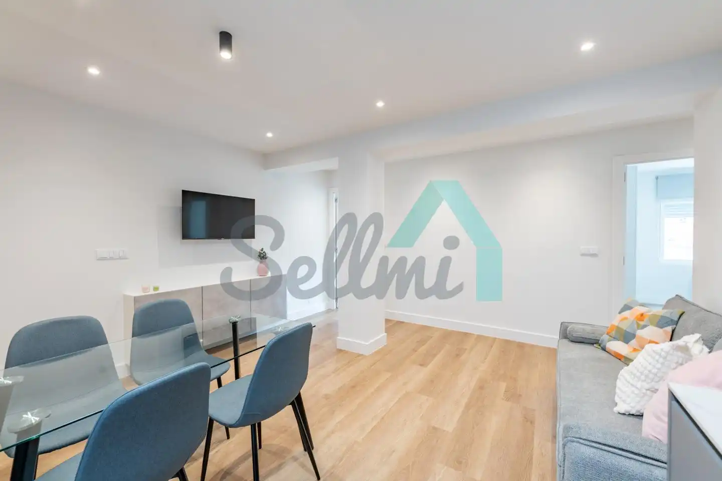 Flat for rent in Oviedo   with Heating, Terrace and Furnished