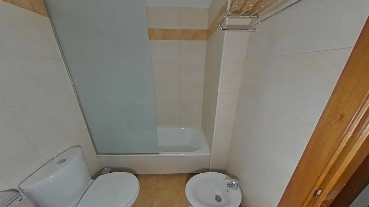 Bany de Pis en venda en Terrassa amb Aire condicionat i Calefacció