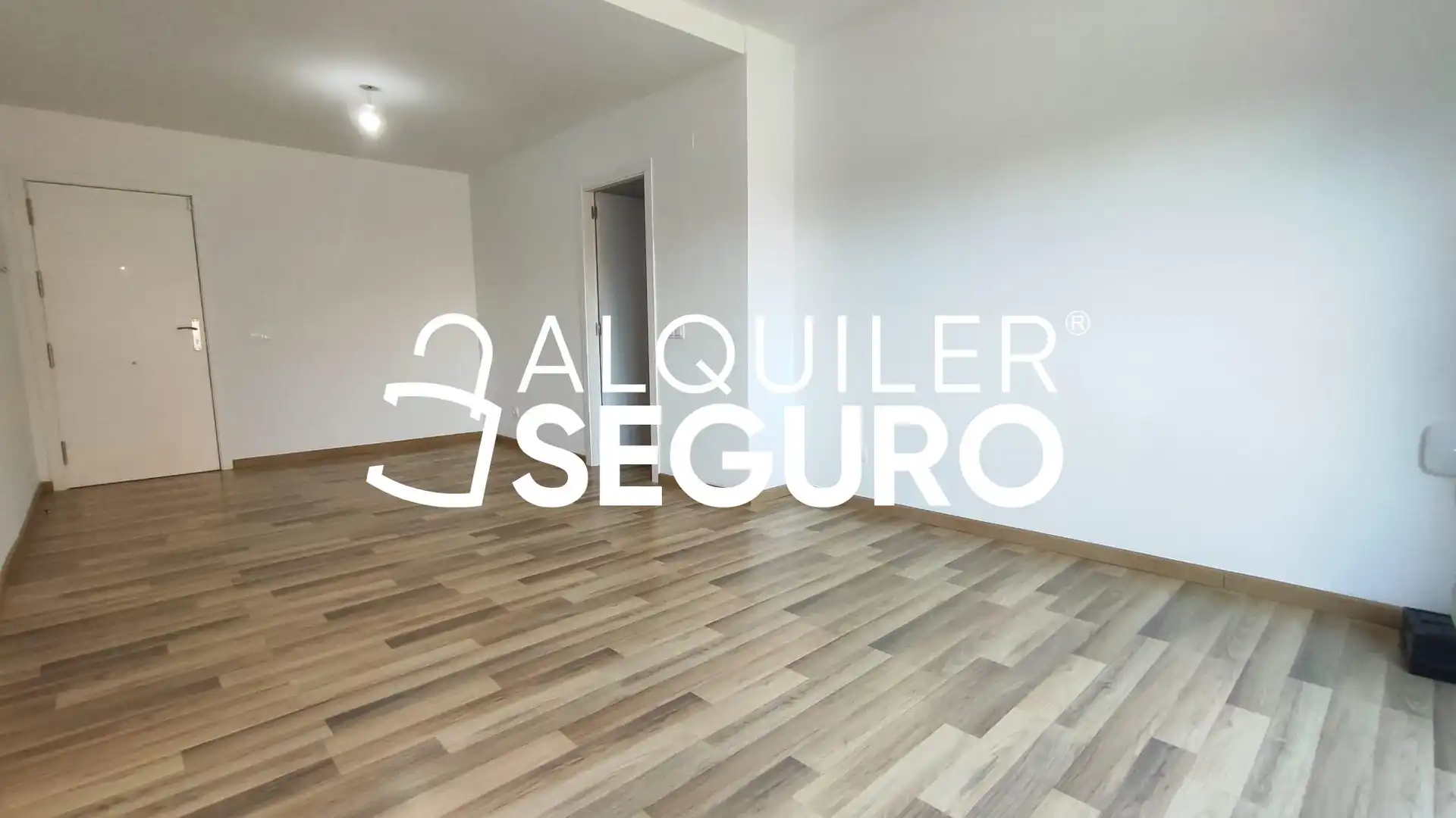 Flat for rent in Torrent  with Air Conditioner and Storage room