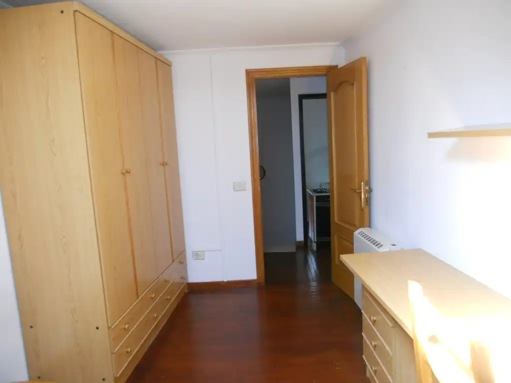 Bedroom of Flat for rent in Santiago de Compostela   with Heating, Furnished and Oven