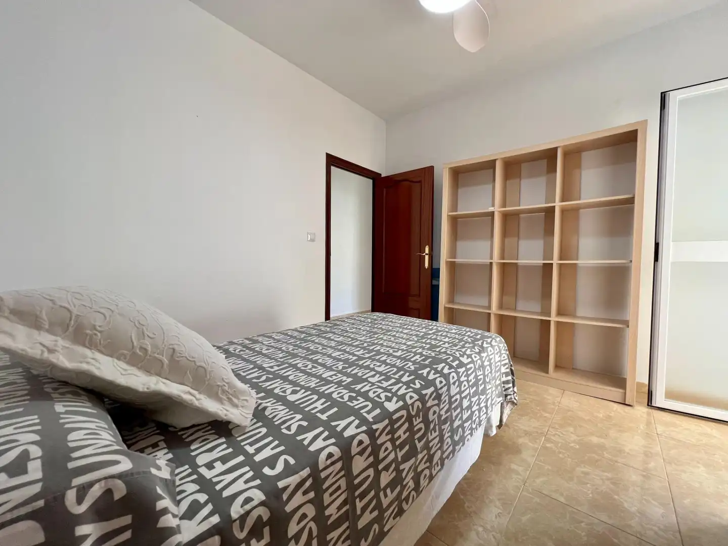 Schlafzimmer von Wohnung zur untervermieten in Córdoba mit Klimaanlage, Heizung und Terrasse