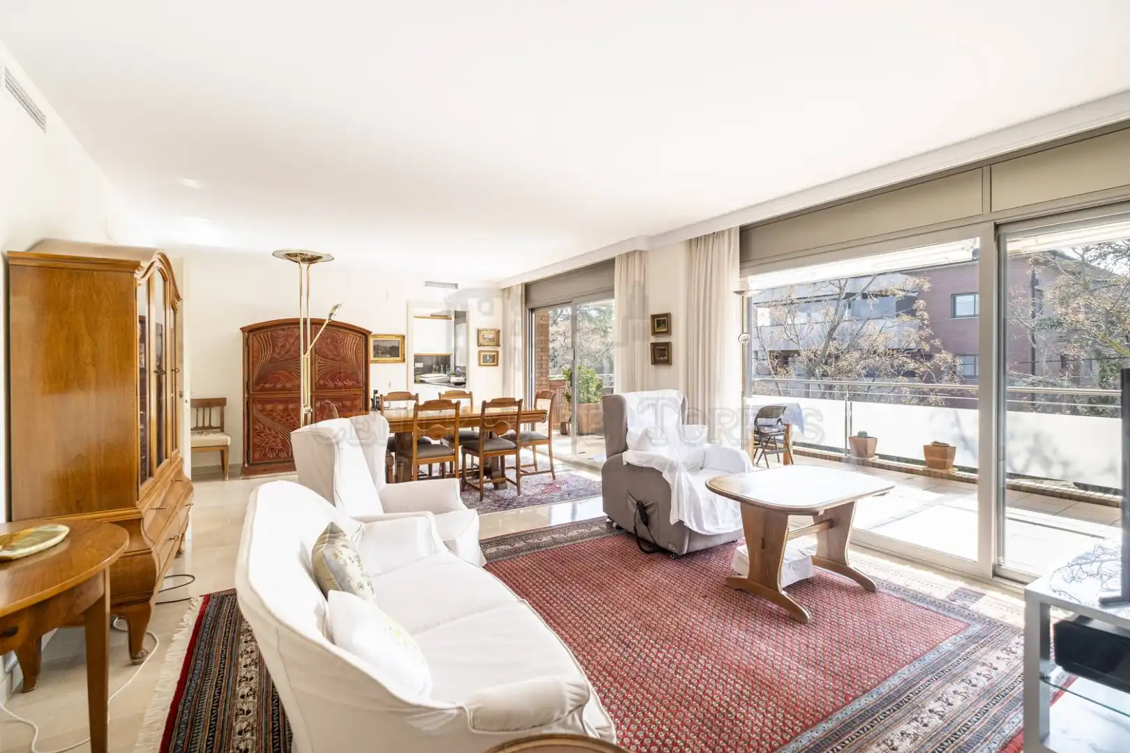 Living room of Attic for sale in Sant Cugat del Vallès  with Air Conditioner, Heating and Terrace