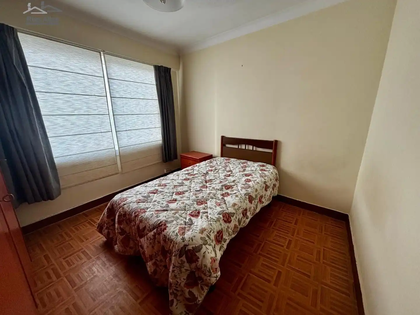 Habitación de Piso de alquiler en A Coruña Capital  con Calefacción y Amueblado