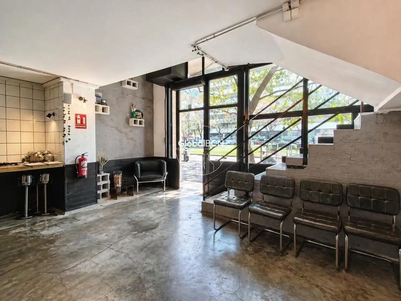 Commercial properties for transfer in Del Taulat, El Poblenou