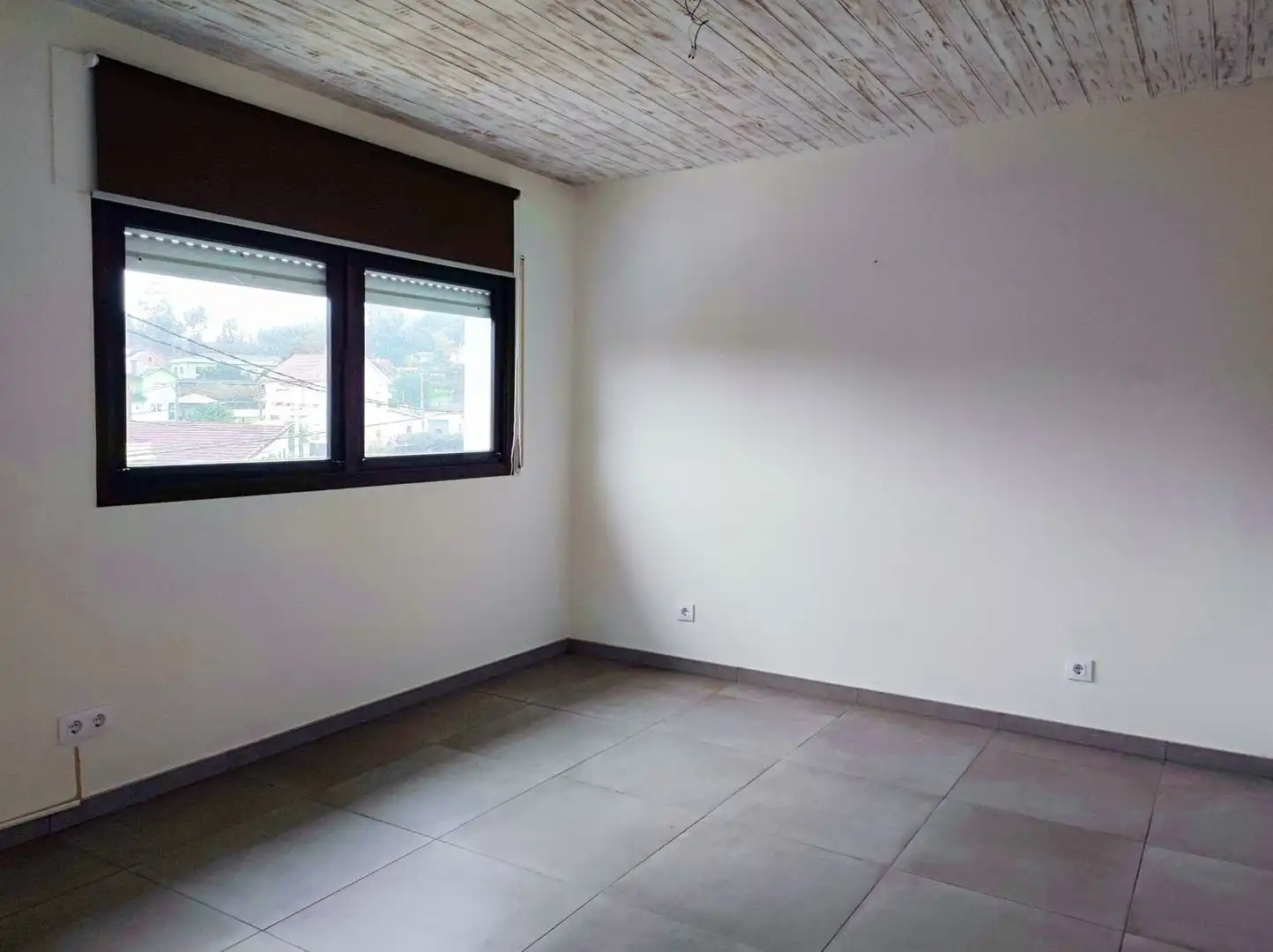 Schlafzimmer von Geschaftsraum zur Miete in Bergondo