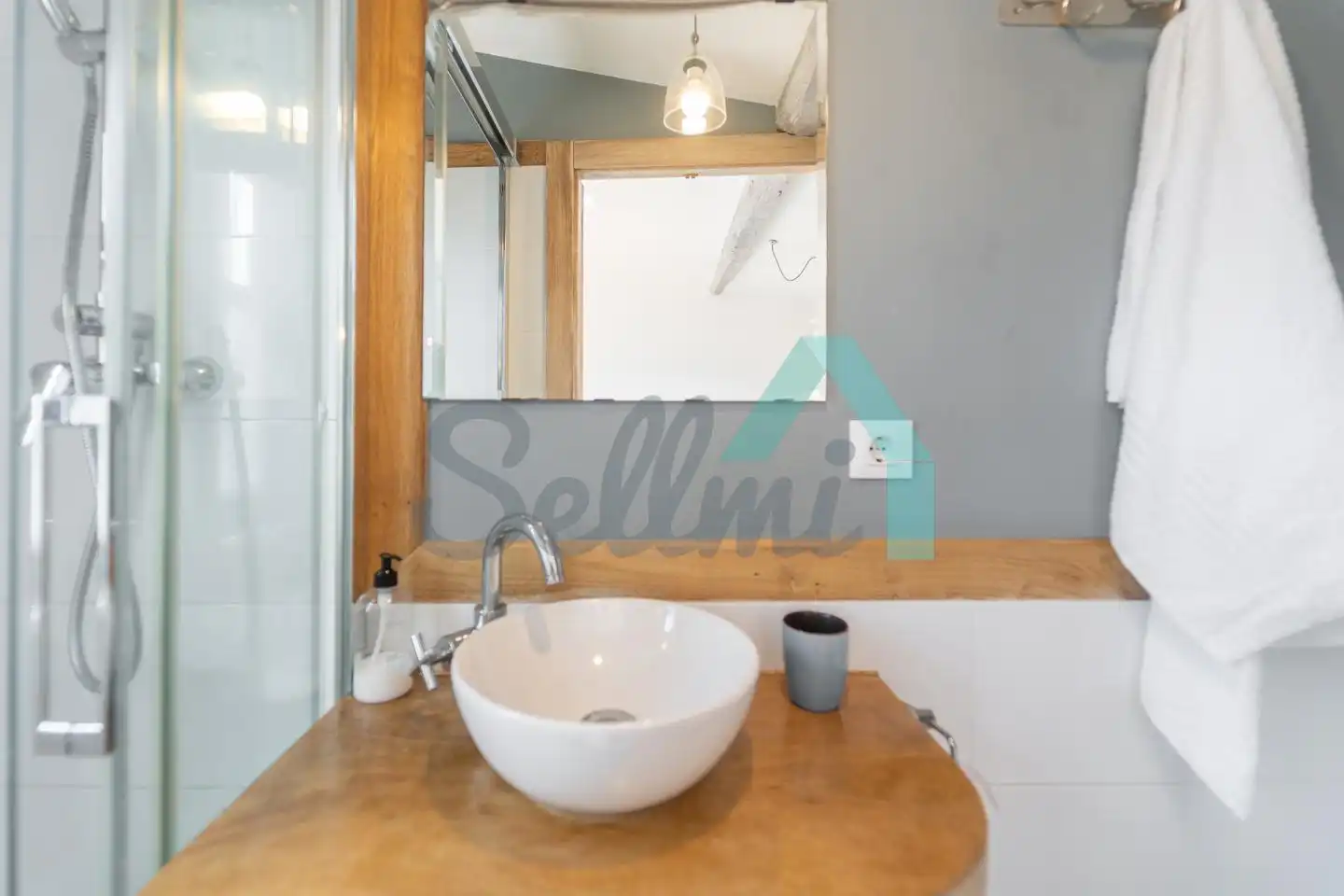 Baño de Piso en venta en Llanes con Calefacción y Parquet