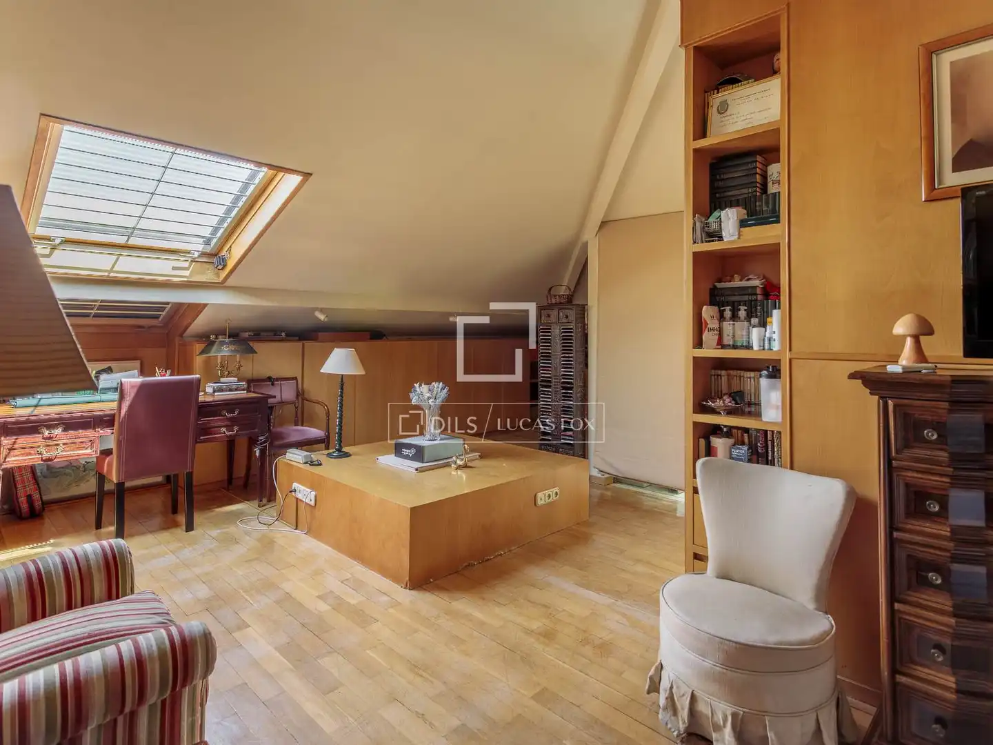 Sala d'estar de Casa o xalet en venda en Madrid amb Aire condicionat, Calefacció i Moblat