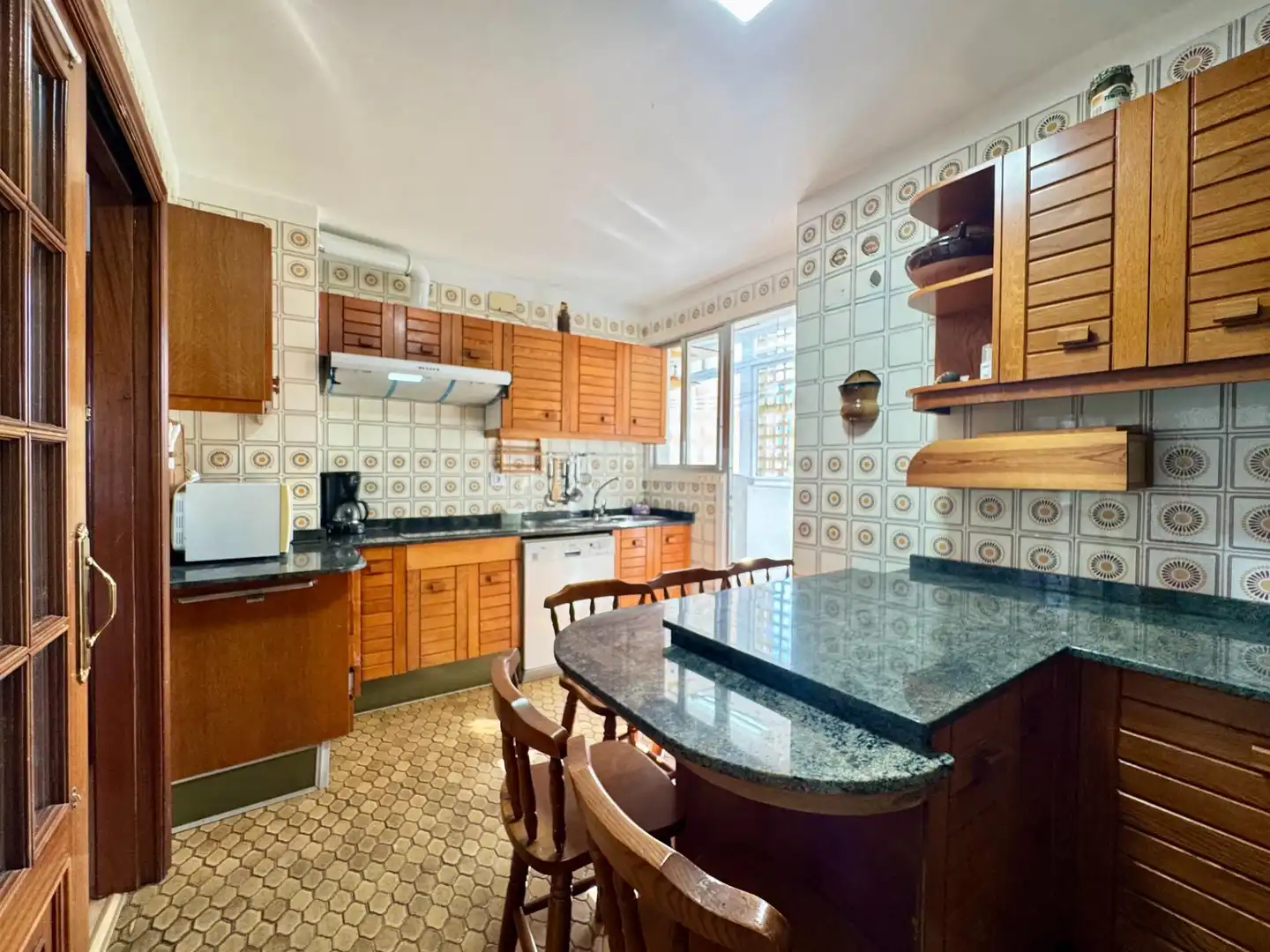 Cocina de Piso en venta en Vigo  con Calefacción y Trastero