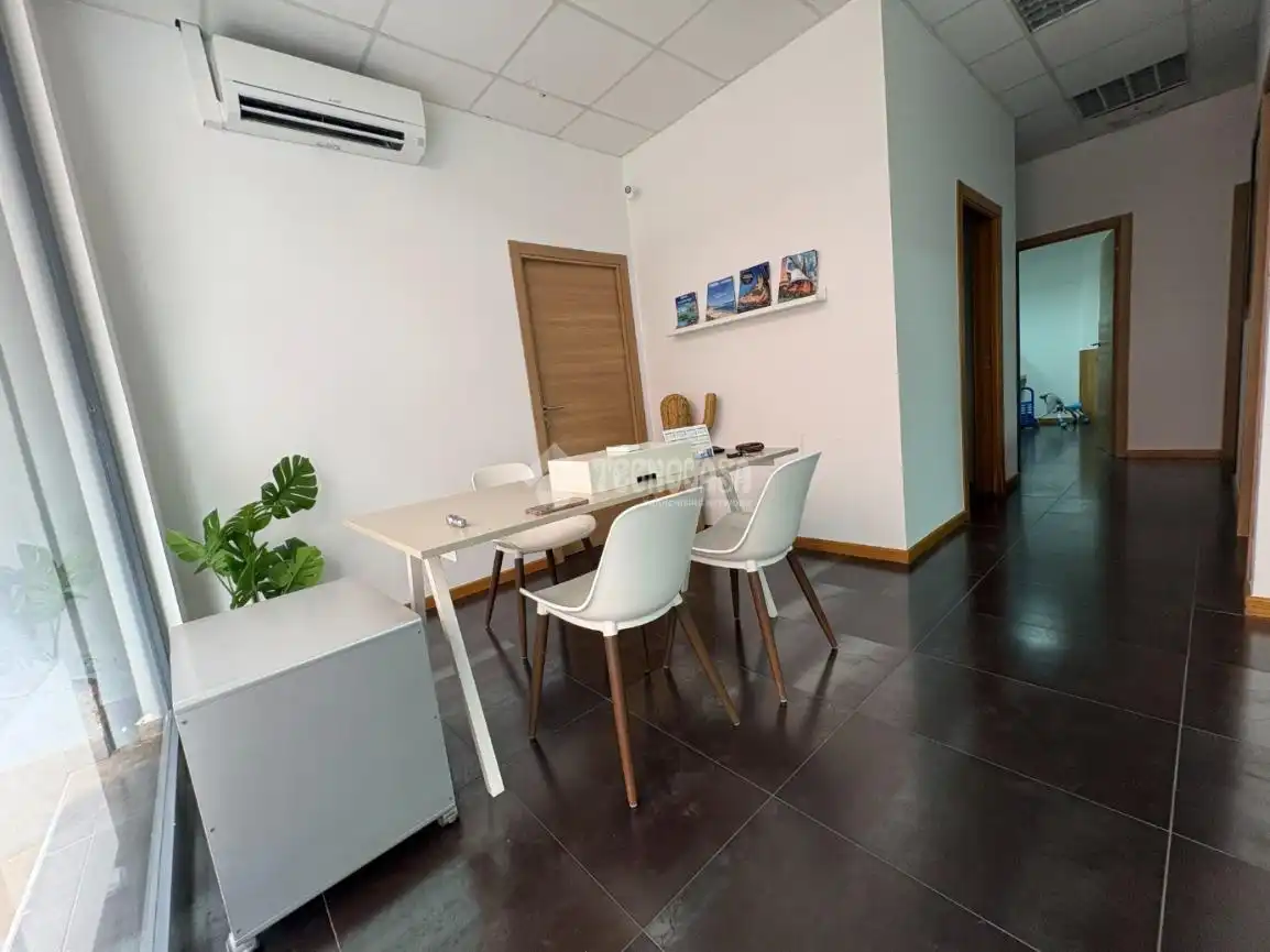 Commercial properties for rent in Xirivella  with Air Conditioner