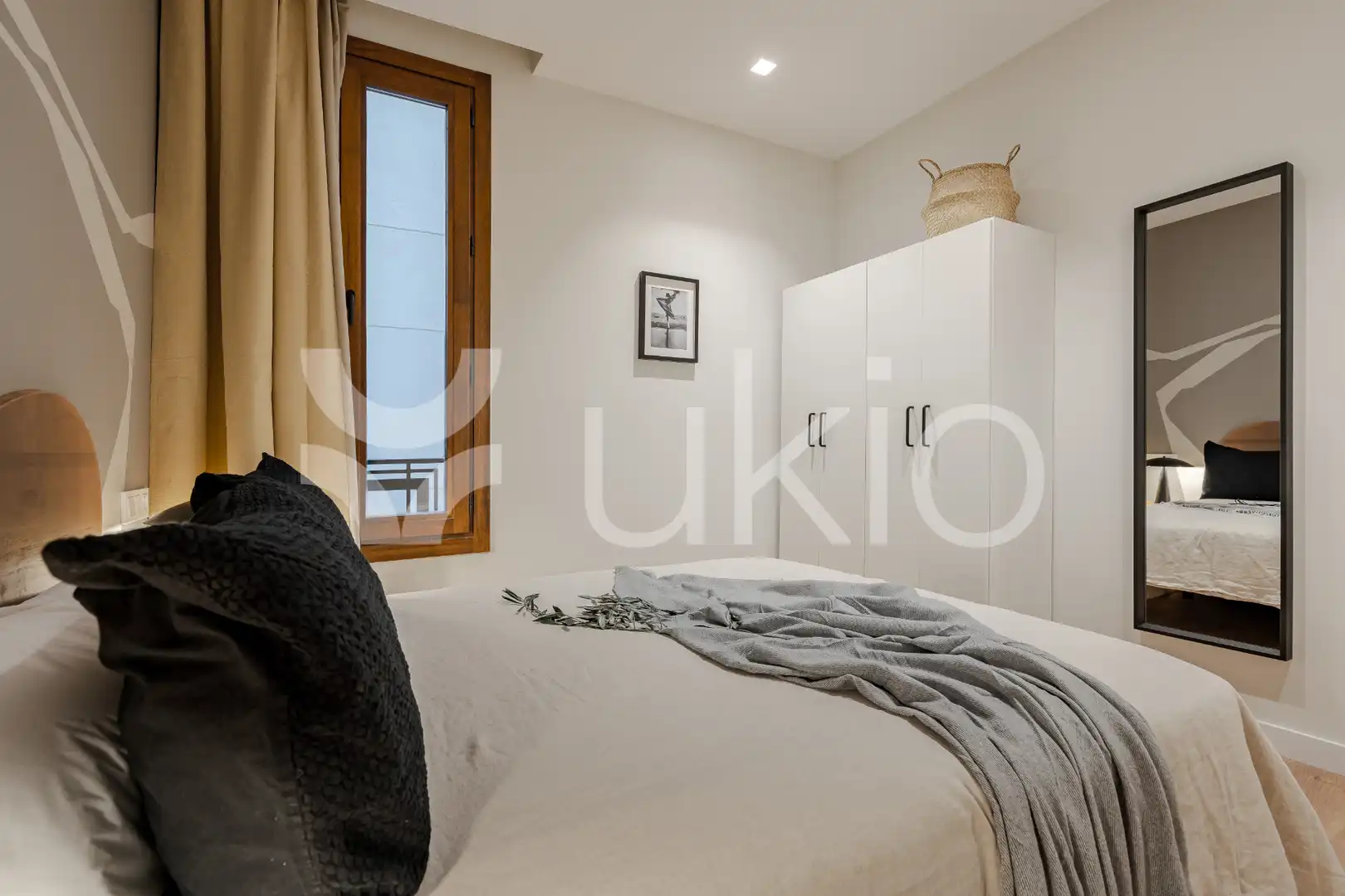 Schlafzimmer von Wohnungen zur Miete in Madrid mit Klimaanlage, Heizung und Terrasse