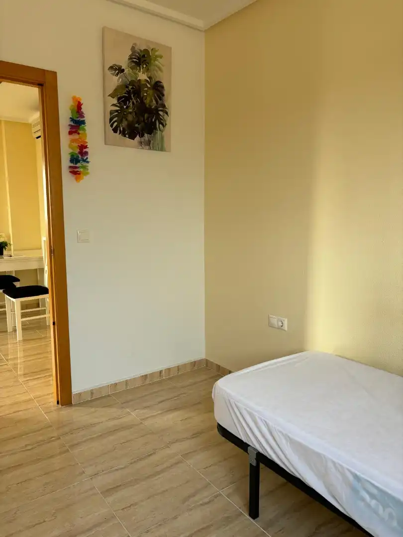 Dormitori de Apartament de lloguer en Benidorm amb Aire condicionat, Calefacció i Terrassa