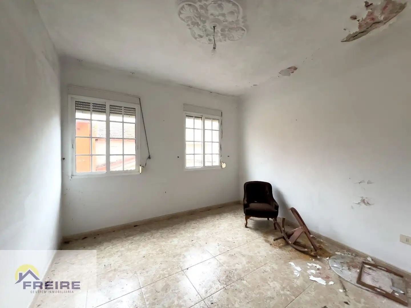Dormitori de Casa o xalet en venda en Bueu amb Terrassa, Traster i Moblat