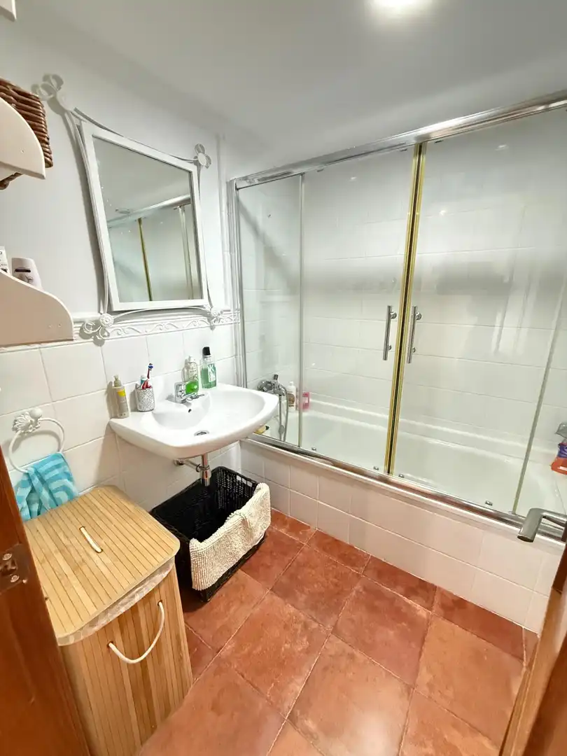 Badezimmer von Wohnung zum Verkauf in Córdoba mit Klimaanlage, Heizung und Balkon