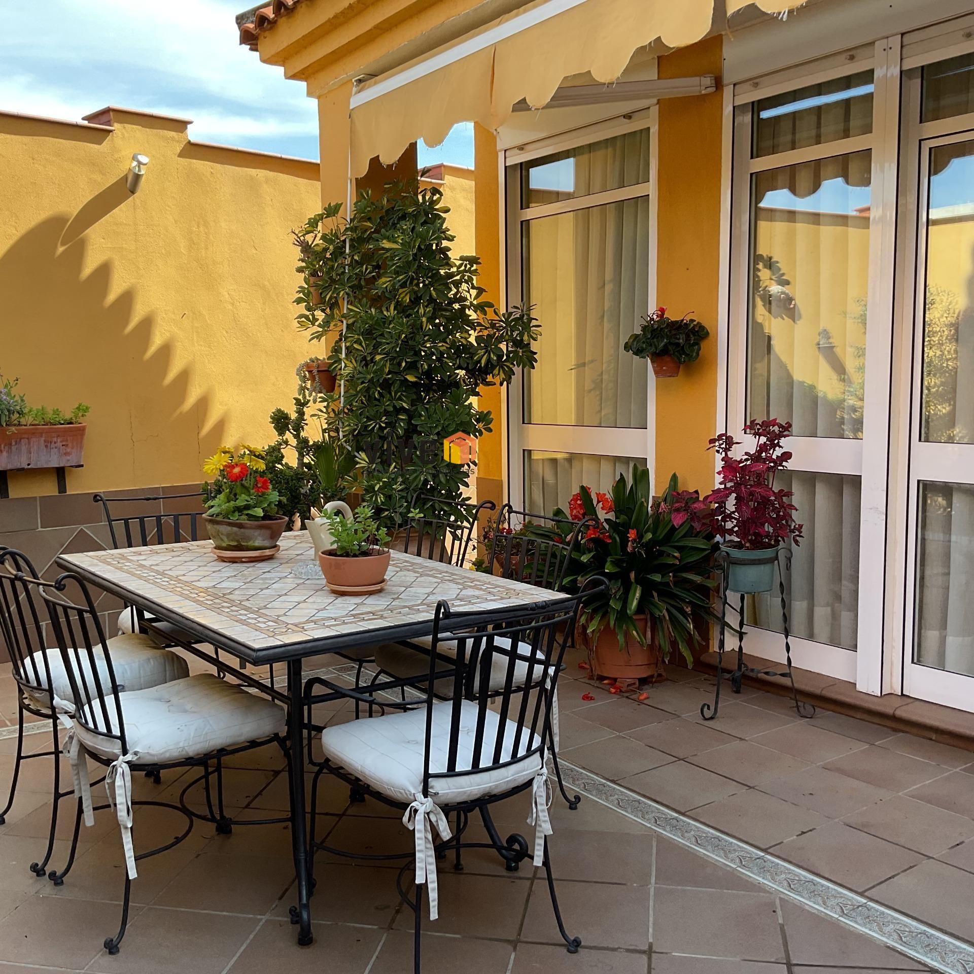 Terrassa de Casa adosada en venda en Castilleja de la Cuesta amb Aire condicionat, Calefacció i Jardí privat