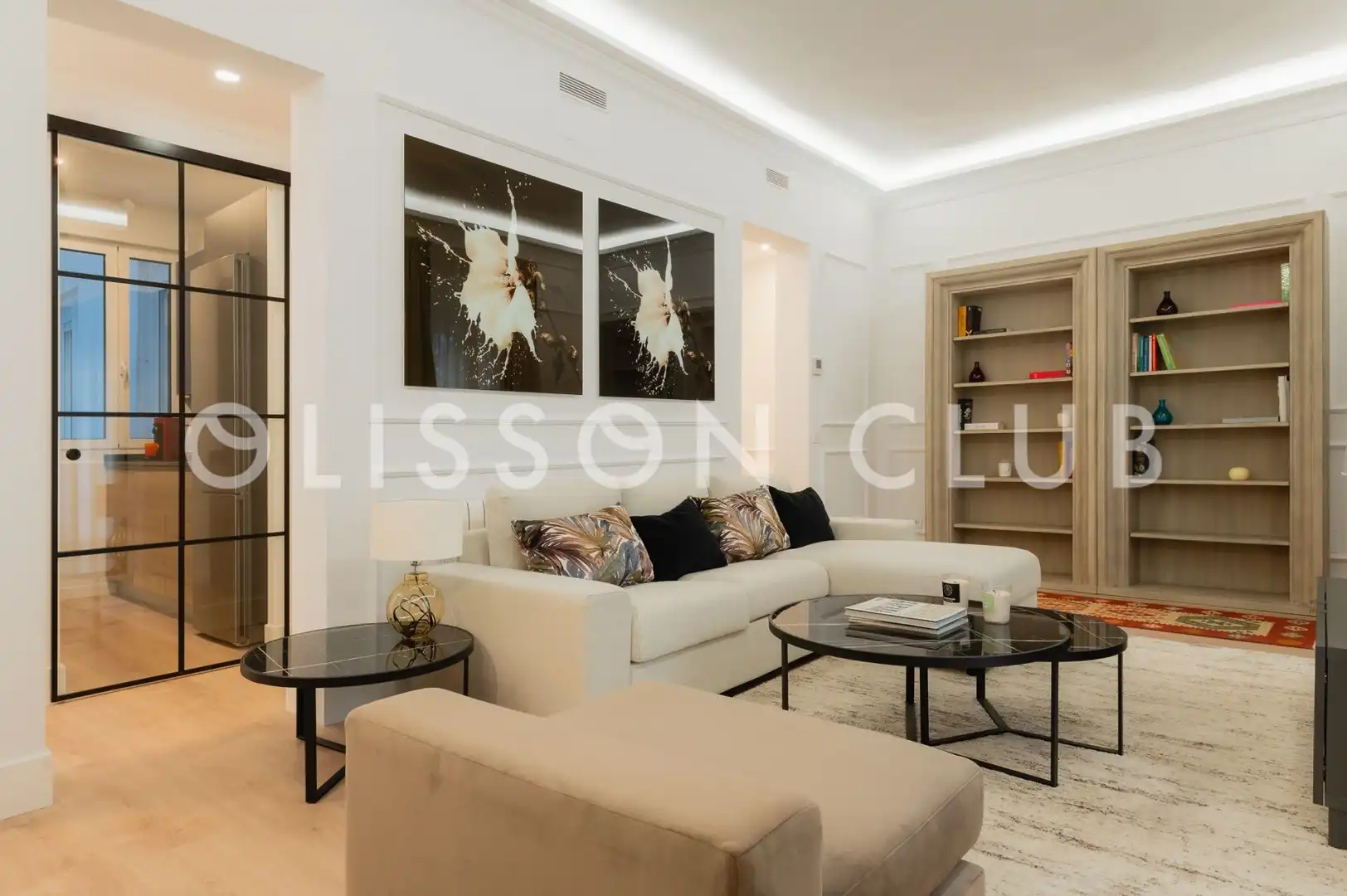 Living room of Flat for sale in Madrid  with Air Conditioner, Heating and Storage room
