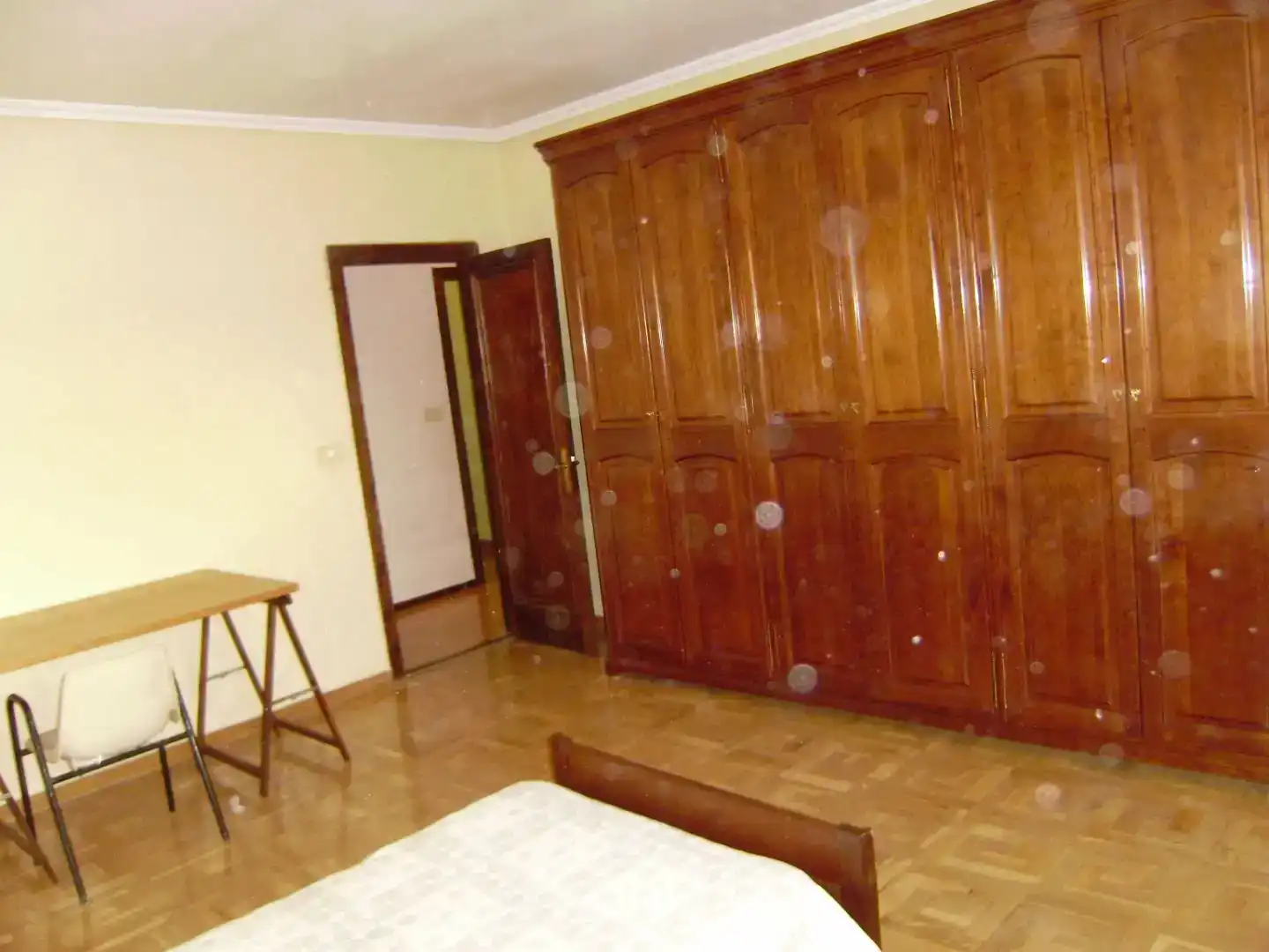 Bedroom of Flat for share in Valladolid  with Private garden, Parquet flooring and Storage room