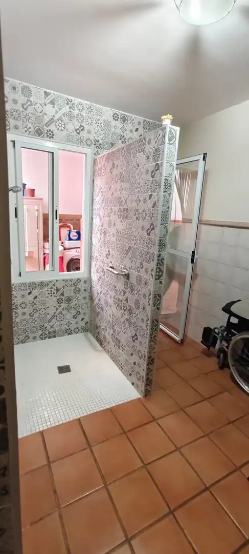 Baño de Casa adosada en venta en Écija con Aire acondicionado, Calefacción y Terraza