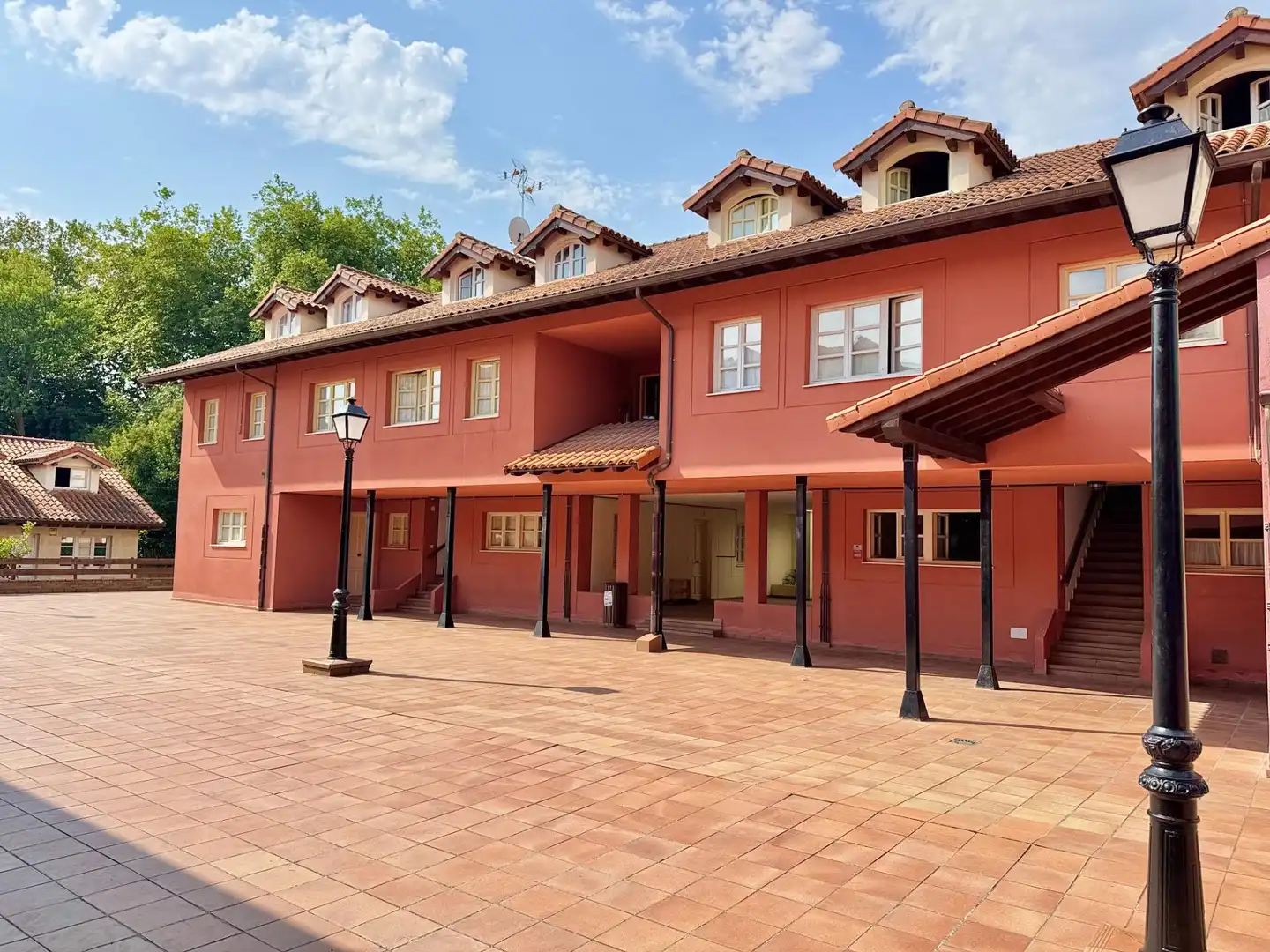 Vista exterior de Apartament en venda en Comillas (Cantabria) amb Calefacció