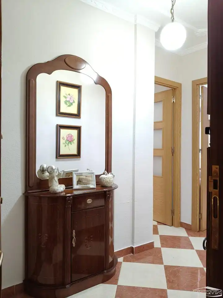 Piso en venta en Lucena con Aire acondicionado, Terraza y Trastero