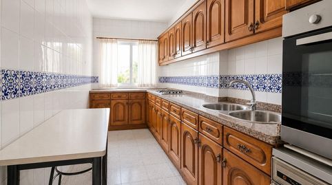 Foto 4 de Piso en venta en Avenida de Andalucía, Carranque - Haza Cuevas, Málaga Capital