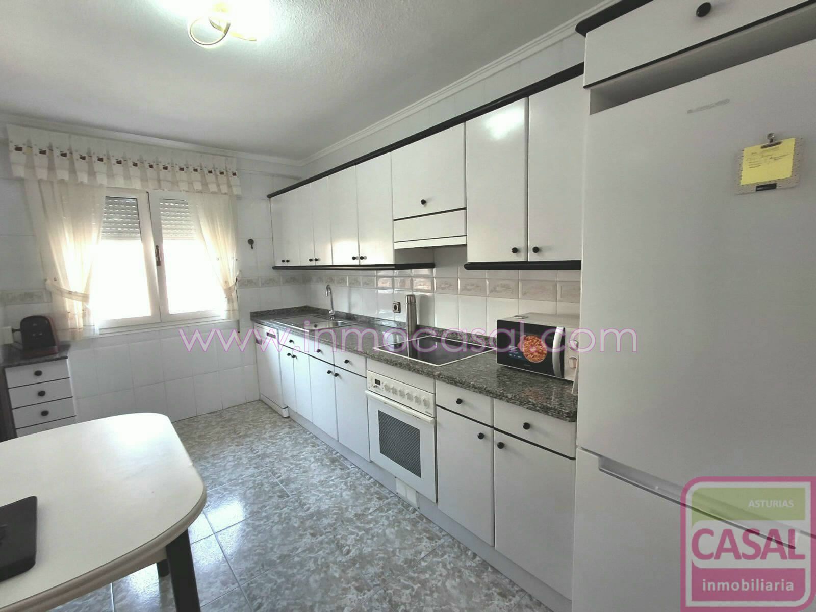 Kitchen of Flat to rent in Avilés  with Heating and Furnished