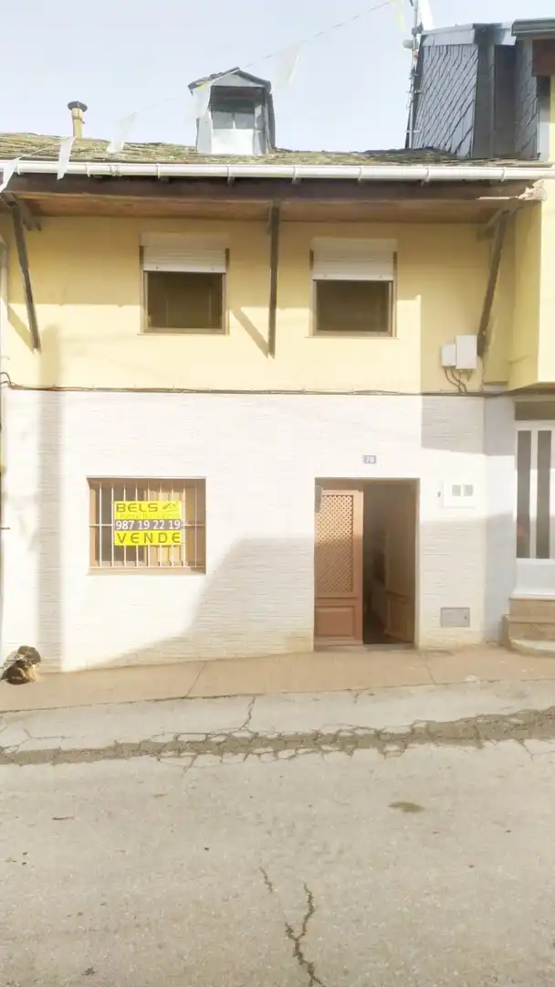 Vista exterior de Casa o chalet en venta en Vega de Espinareda con Calefacción