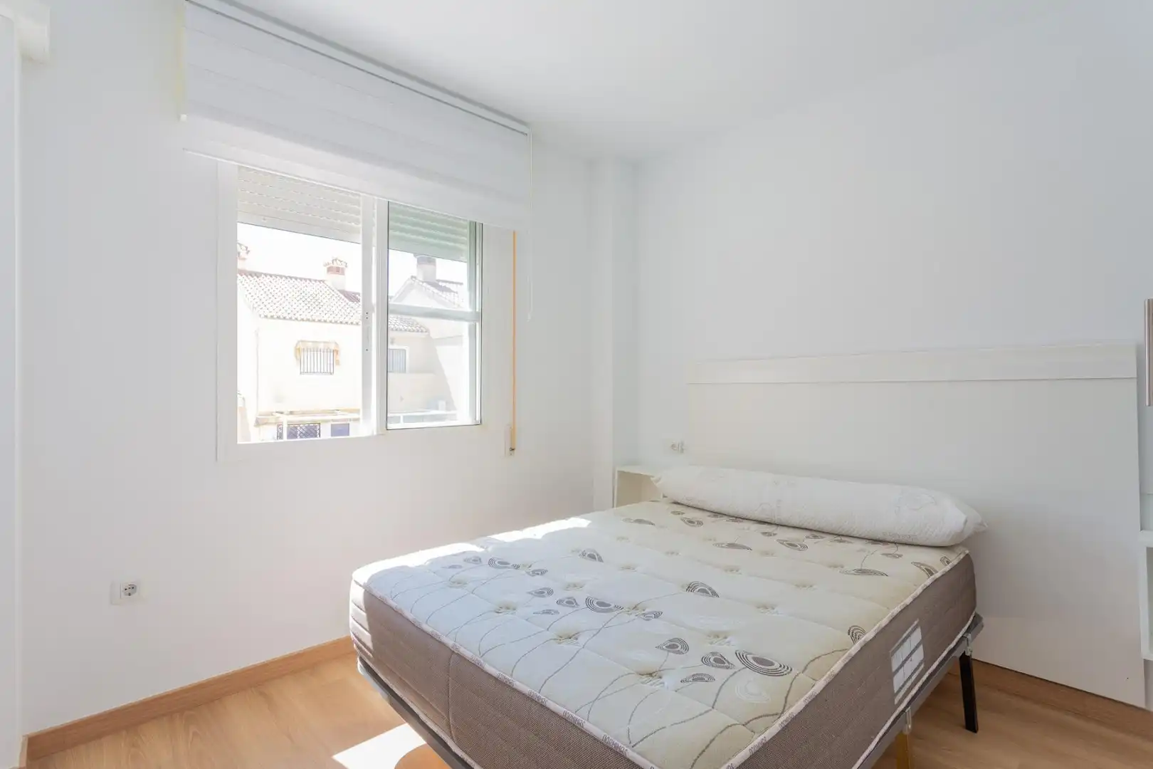 Dormitori de Casa adosada en venda en Alhendín amb Moblat i Piscina comunitària