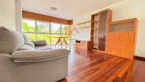 Living room of Flat for sale in Santiago de Compostela   with Oven