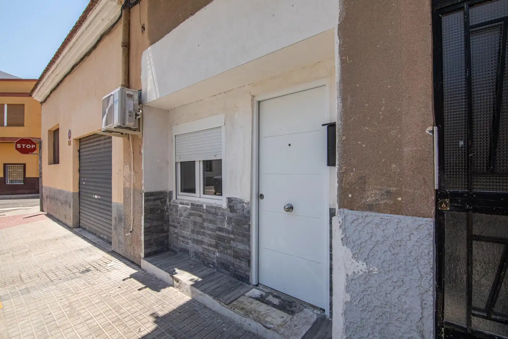 Vista exterior de Planta baja en venta en Novelda