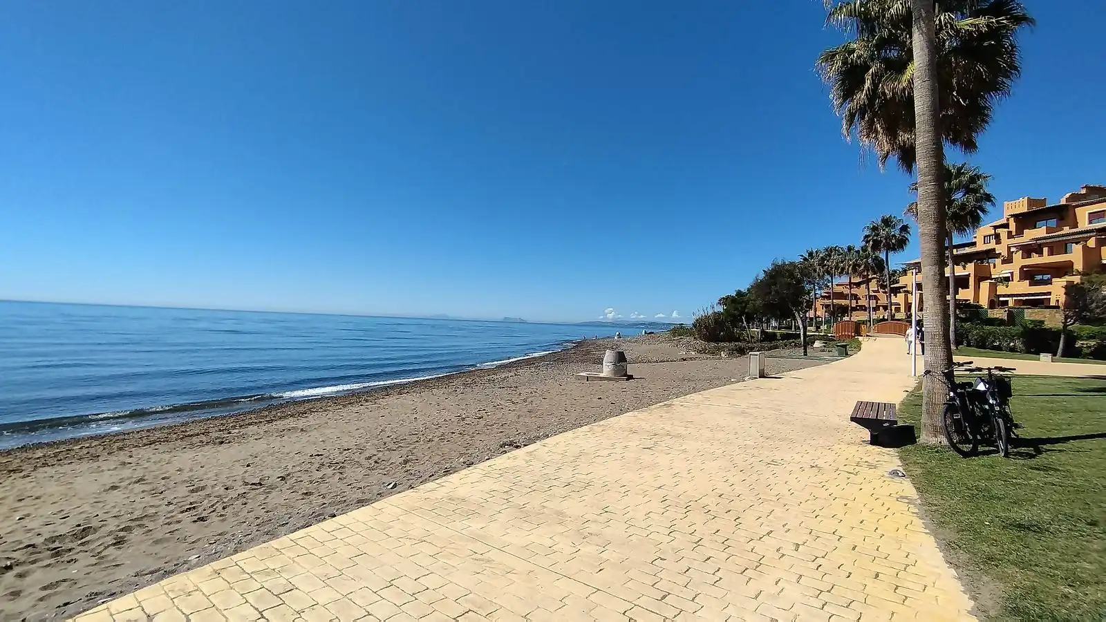 Vista exterior de Apartamento de alquiler en Estepona con Terraza, Amueblado y Internet