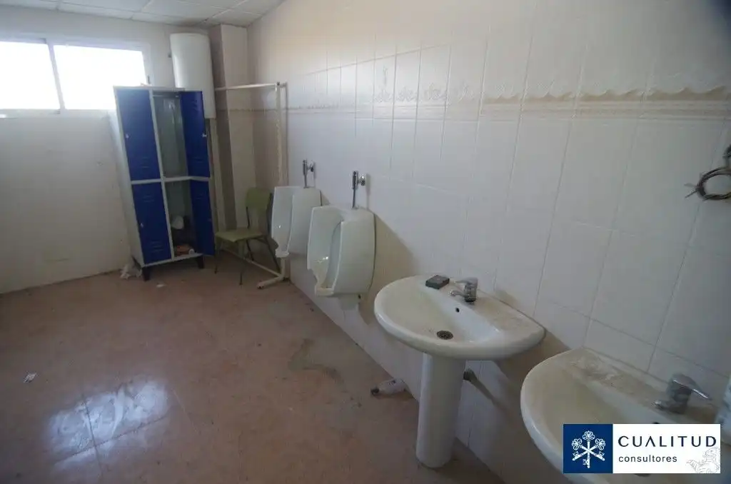 Baño de Nave industrial en venta en Almazora / Almassora