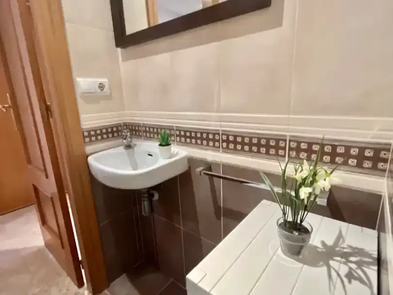 Badezimmer von Maisonette zur Miete in  Valencia Capital mit Klimaanlage und Balkon