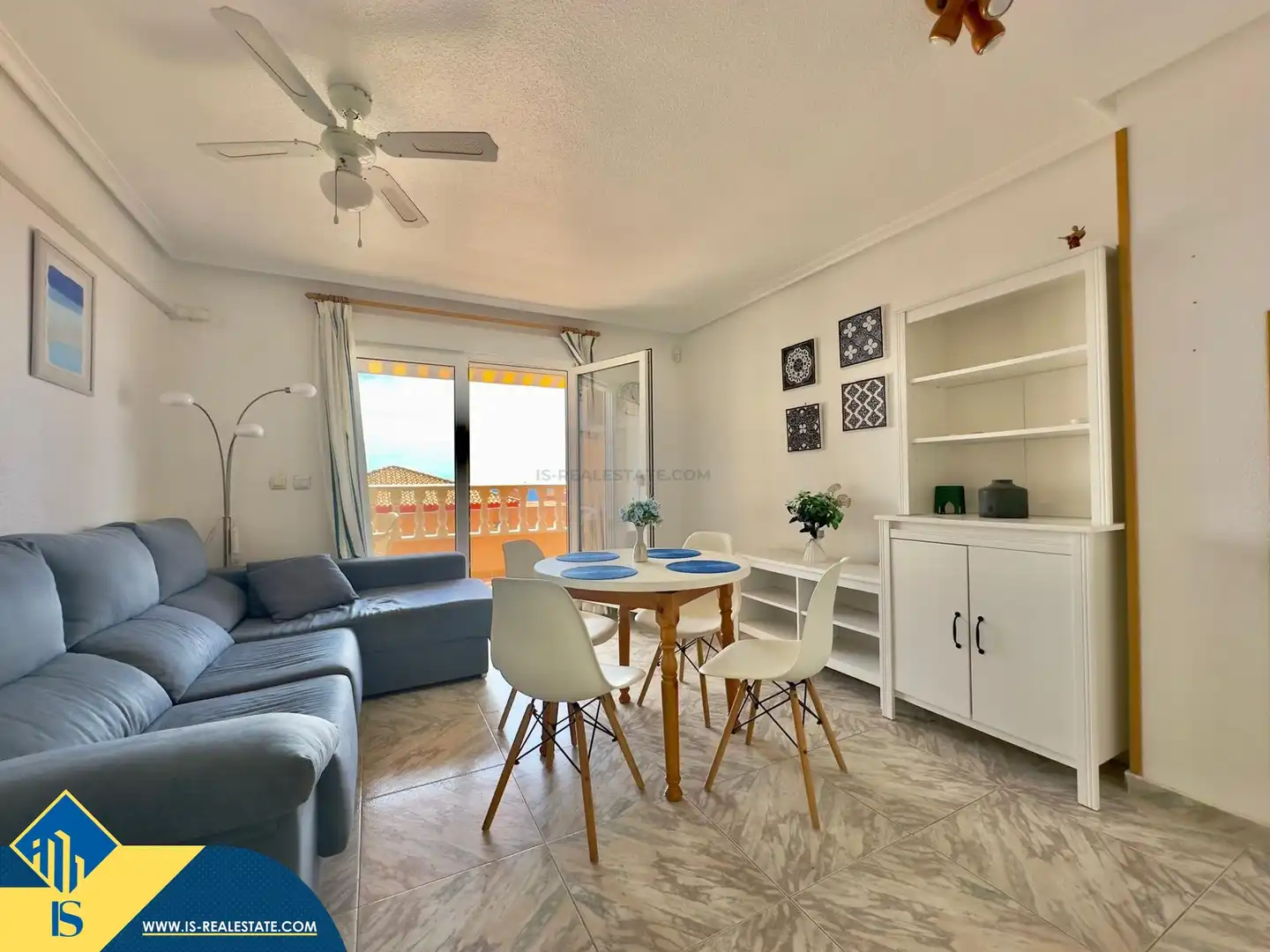 Living room of Flat for sale in Torrevieja  with Terrace, Furnished and Community pool