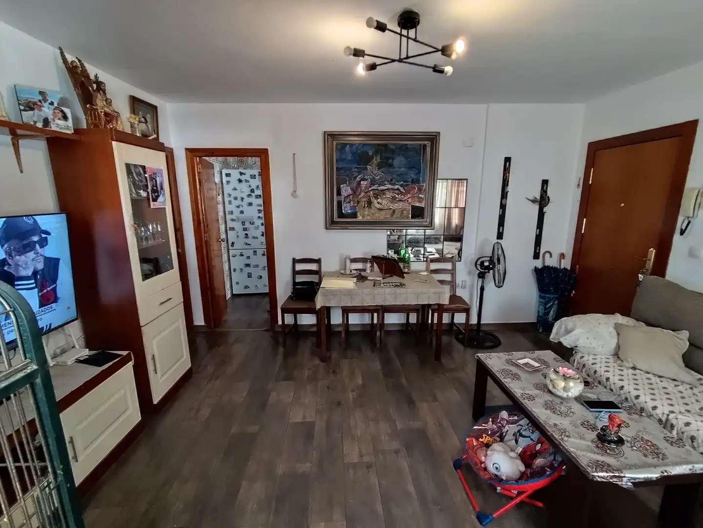 Sala d'estar de Pis en venda en Coín amb Terrassa, Moblat i Balcó