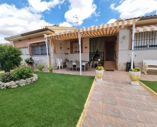 Jardí de Casa o xalet en venda en Arcicóllar amb Aire condicionat, Terrassa i Balcó