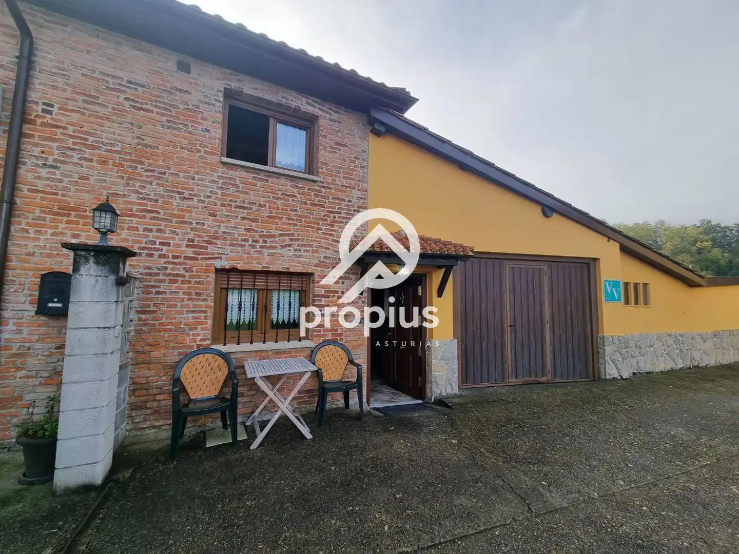 Vista exterior de Casa o chalet en venta en Parres con Calefacción, Jardín privado y Parquet