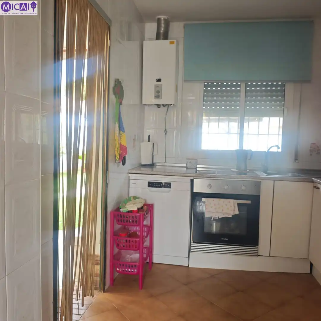 Cocina de Casa o chalet en venta en Chiclana de la Frontera con Jardín privado, Trastero y Piscina