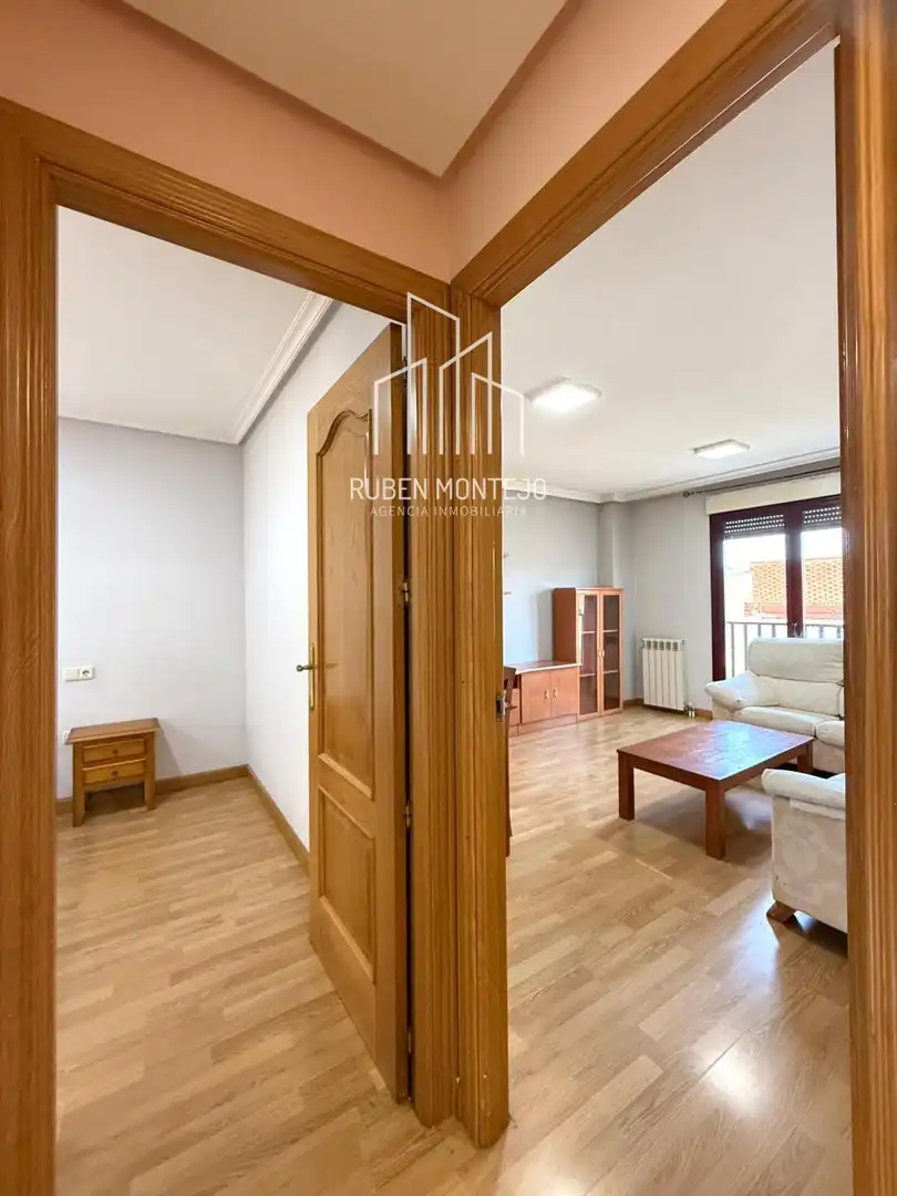 Vista exterior de Piso en venta en Salamanca con Calefacción, Terraza y Amueblado