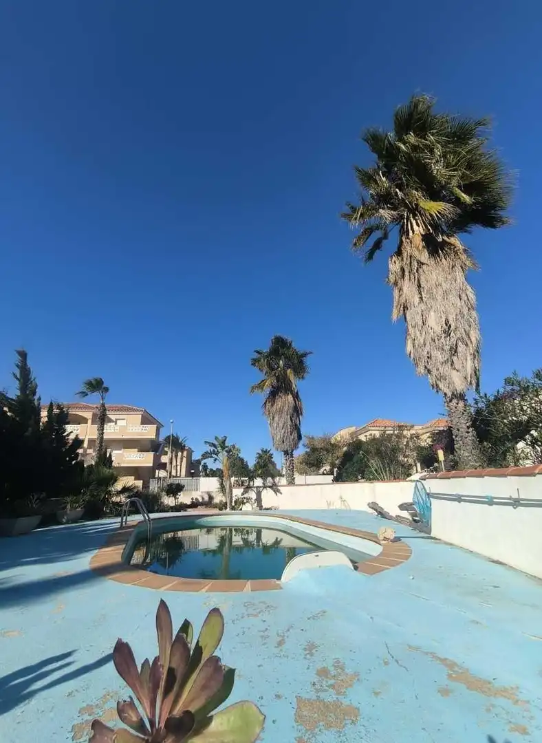 Schwimmbecken von Residential zum Verkauf in Deltebre