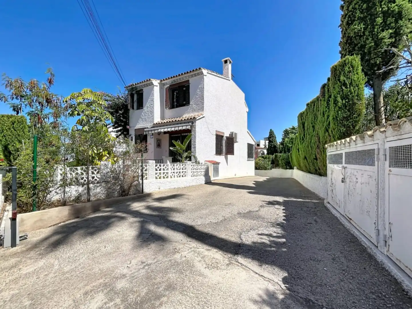 Vista exterior de Casa o chalet en venta en L'Alfàs del Pi con Aire acondicionado, Jardín privado y Terraza
