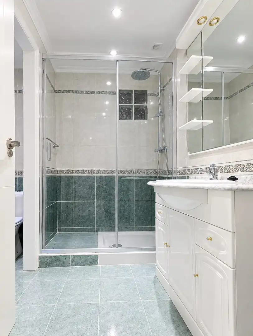 Bathroom of Flat for rent in Parque Boadilla