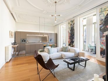 Flat with pool to rent in Carrer de Girona
