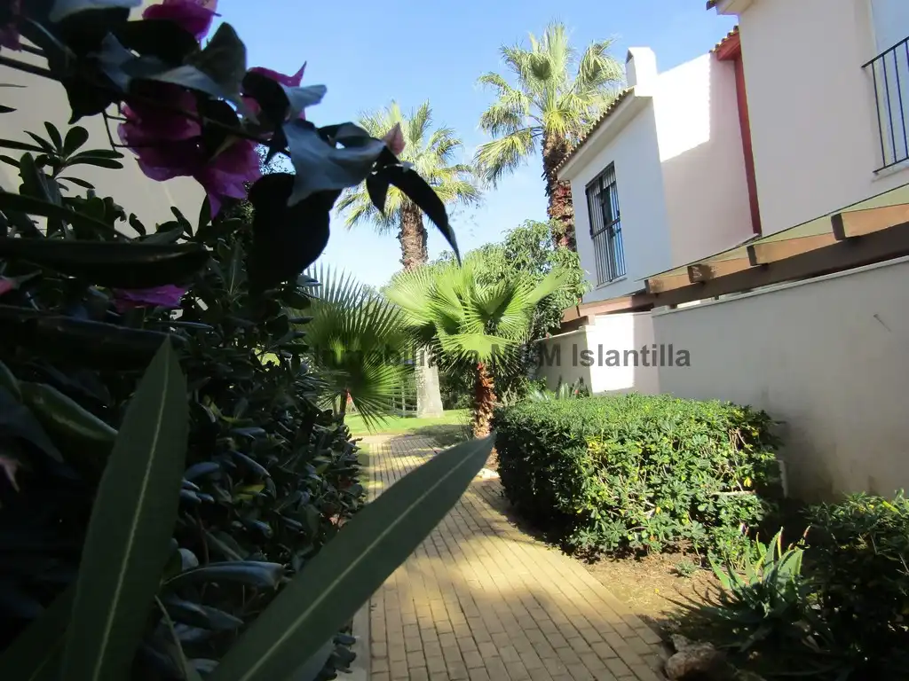 Jardín de Casa adosada en venta en Islantilla con Jardín privado, Terraza y Amueblado