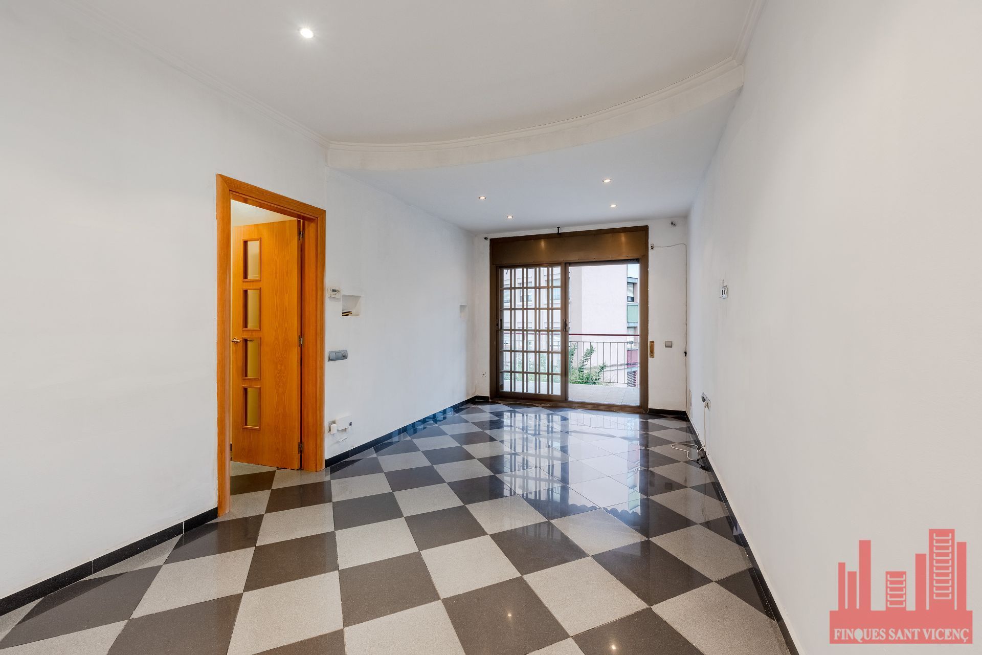 Flat for sale in Sant Vicenç Dels Horts  with Air Conditioner and Heating