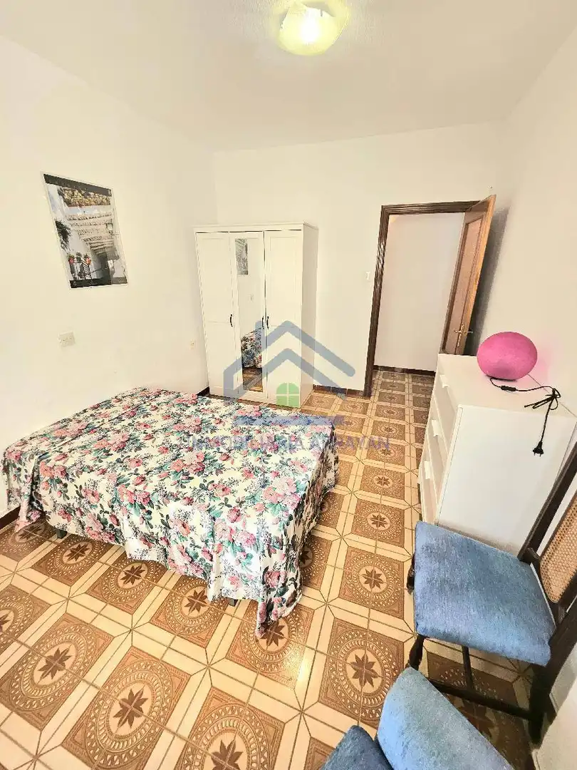 Habitación de Piso en venta en Granada con Terraza y Amueblado
