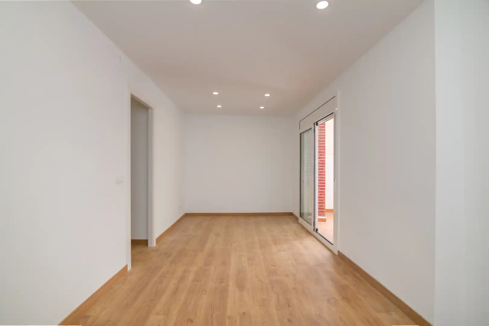 Flat with terrace for sale in Marianao