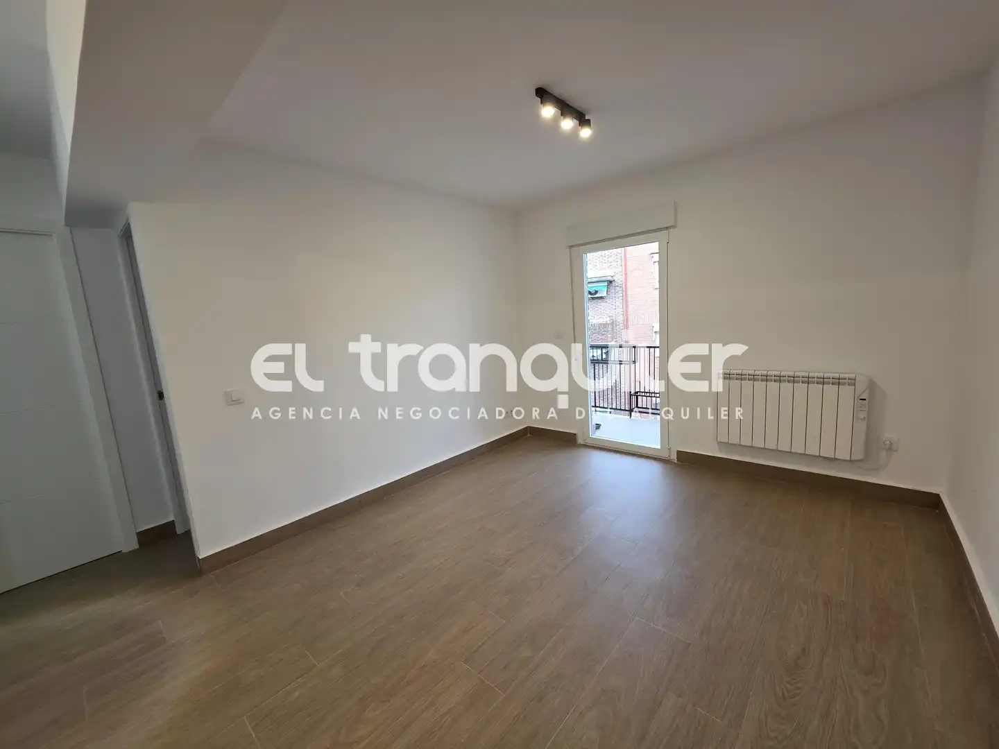 Bedroom of Flat for rent in Madrid  with Terrace and Washing machine
