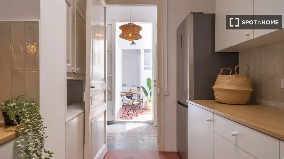 Kitchen of Flat for share in Barcelona  with Air Conditioner, Heating and Furnished